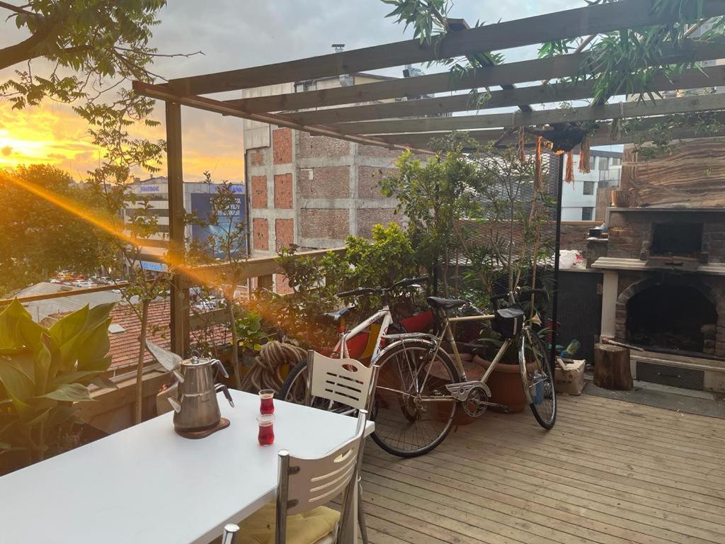 Central Apartment Kadikoy Terrace Bbq Close 2 Block Ferry Bull Metro Nighlife Истанбул Екстериор снимка